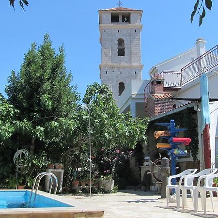 Bell Tower Apartments Tisno Exterior photo