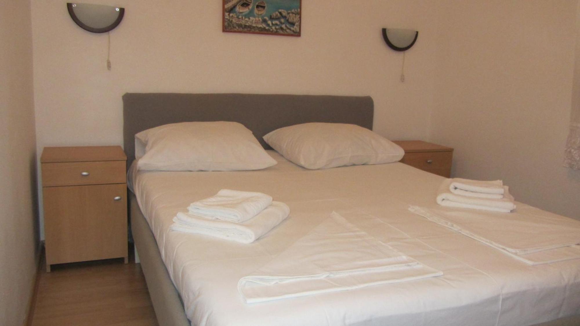 Bell Tower Apartments Tisno Room photo