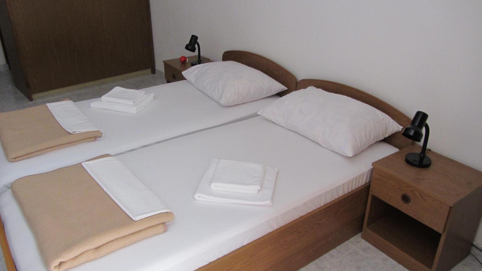 Bell Tower Apartments Tisno Room photo