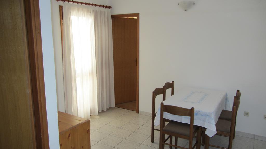 Bell Tower Apartments Tisno Room photo